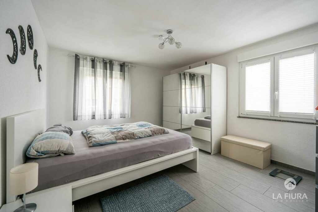 Schlafzimmer 1