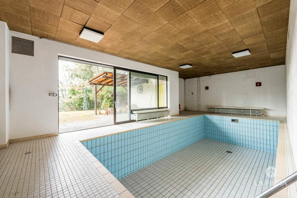 UG Schwimmbad
