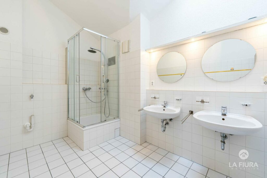 Bad mit Dusche