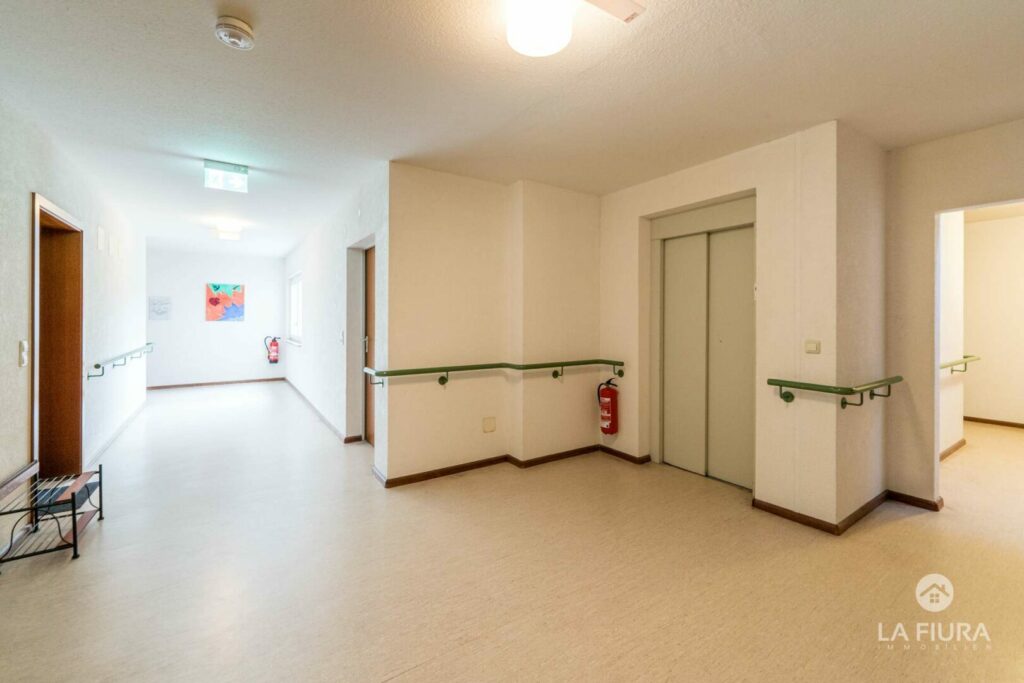 Treppenhaus inkl. Lift