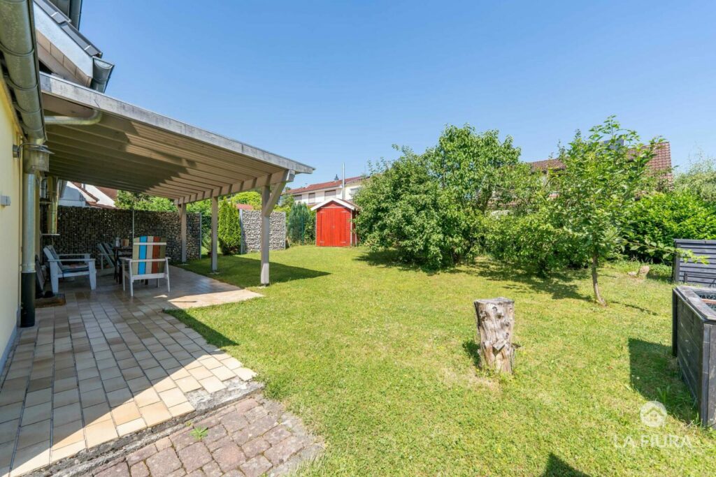 Terrasse mit Garten
