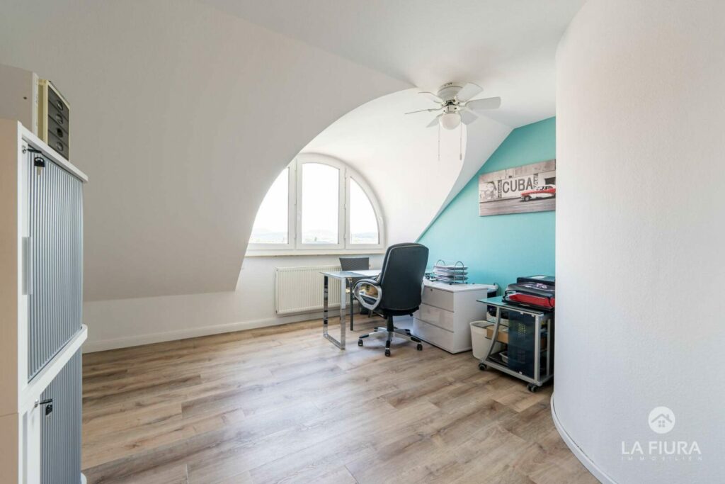 Kind, Büro, Gäste