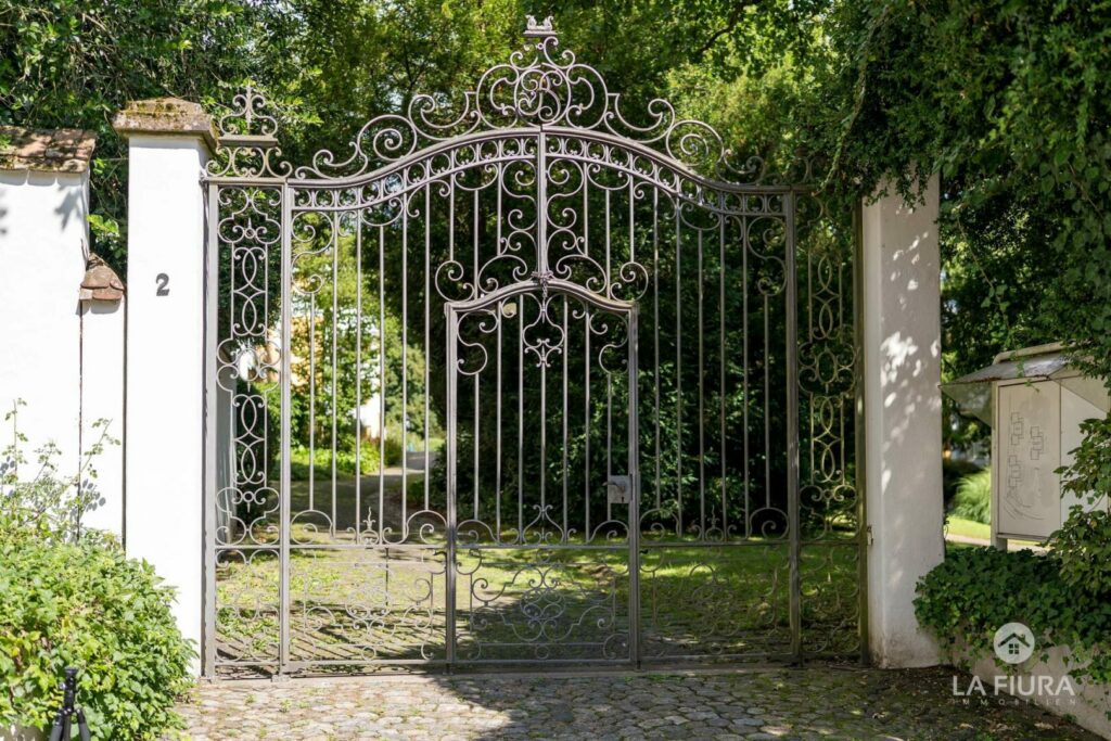 Eingangstor zur Parkanlage