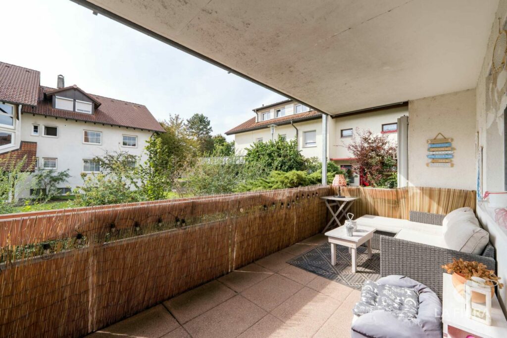 überdachter Balkon