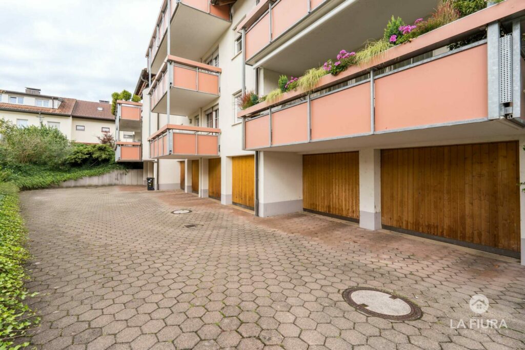 MFH mit Garagen
