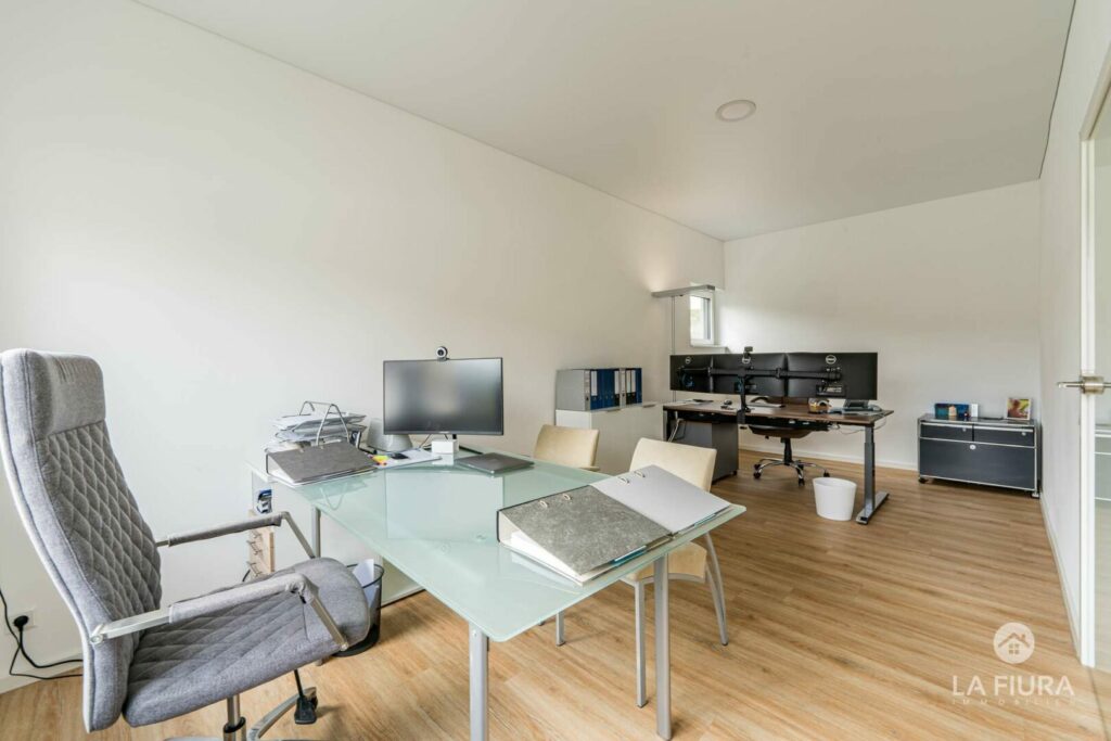 Büro 1