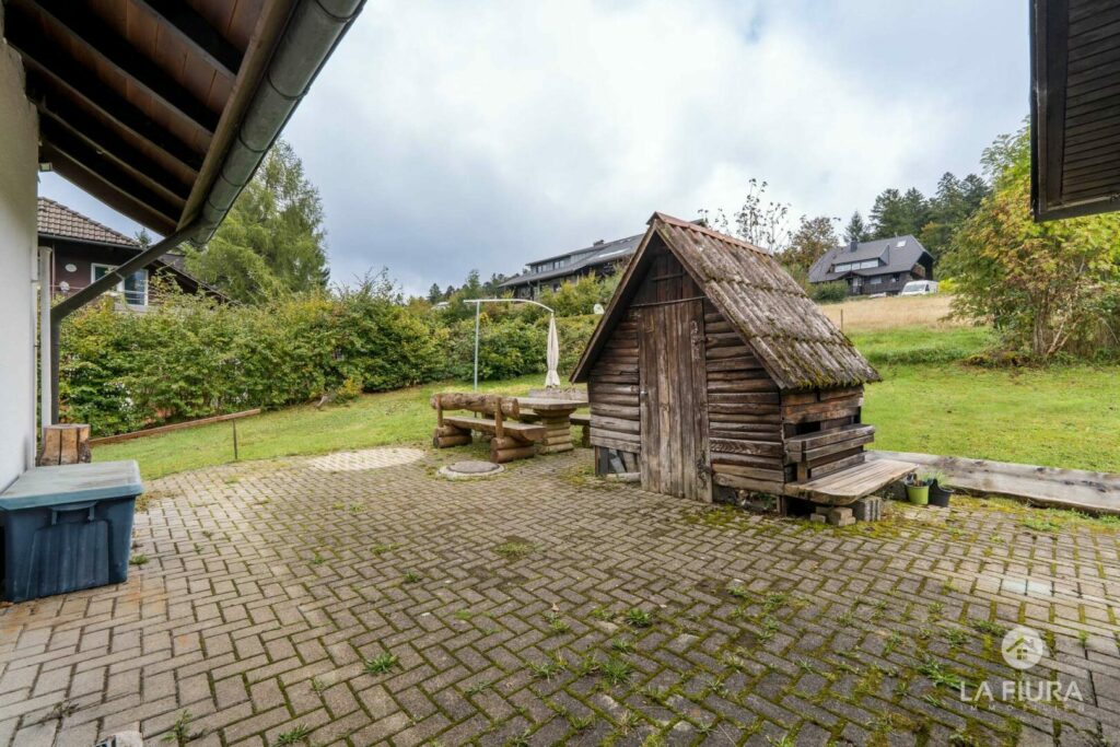 Vorplatz Haupteingang
