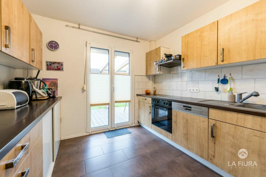 Küche mit Gartenzugang