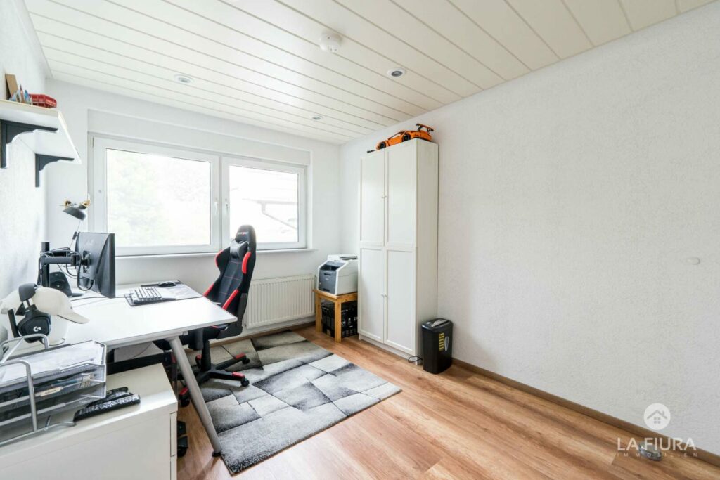 Kind 1, Büro, Gäste, Hobby