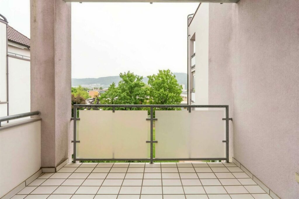 überdachter Balkon