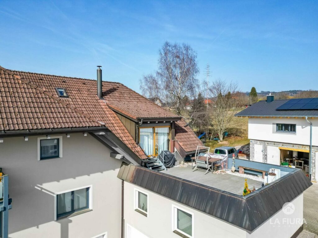 Terrasse Wohnung DG Ost