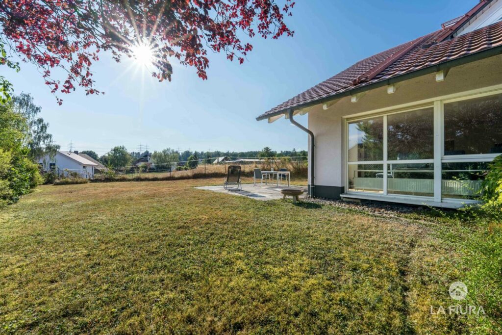 Terrasse, Rasen