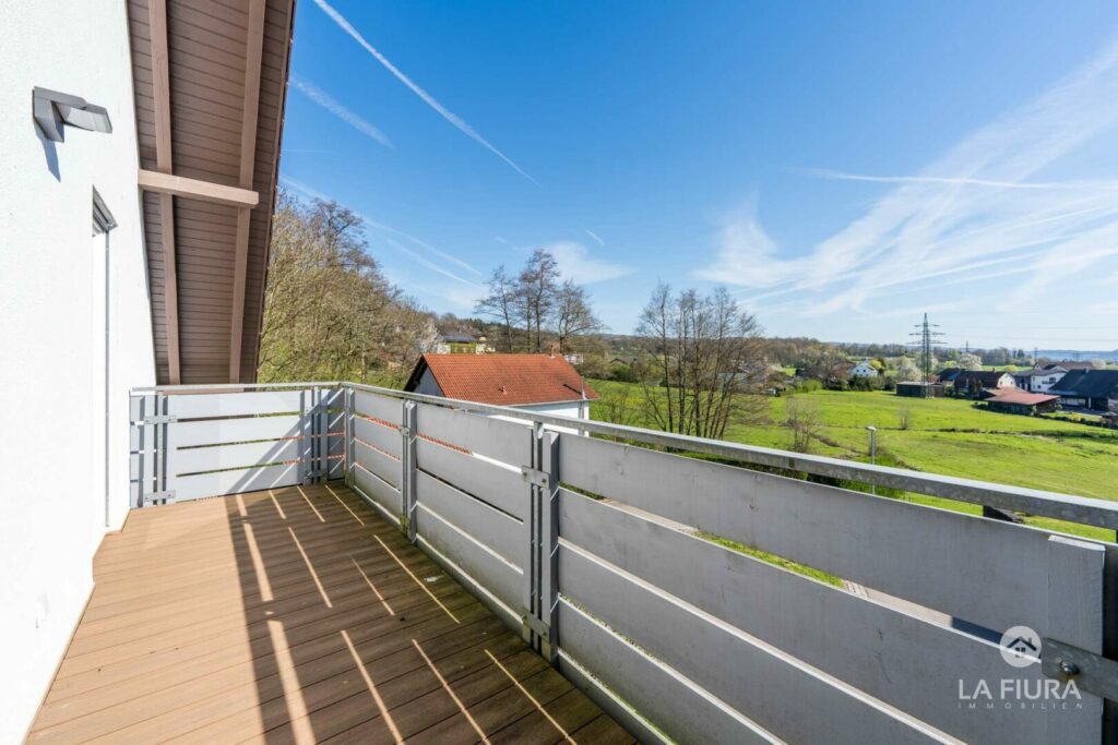 Ostbalkon mit Morgensonne