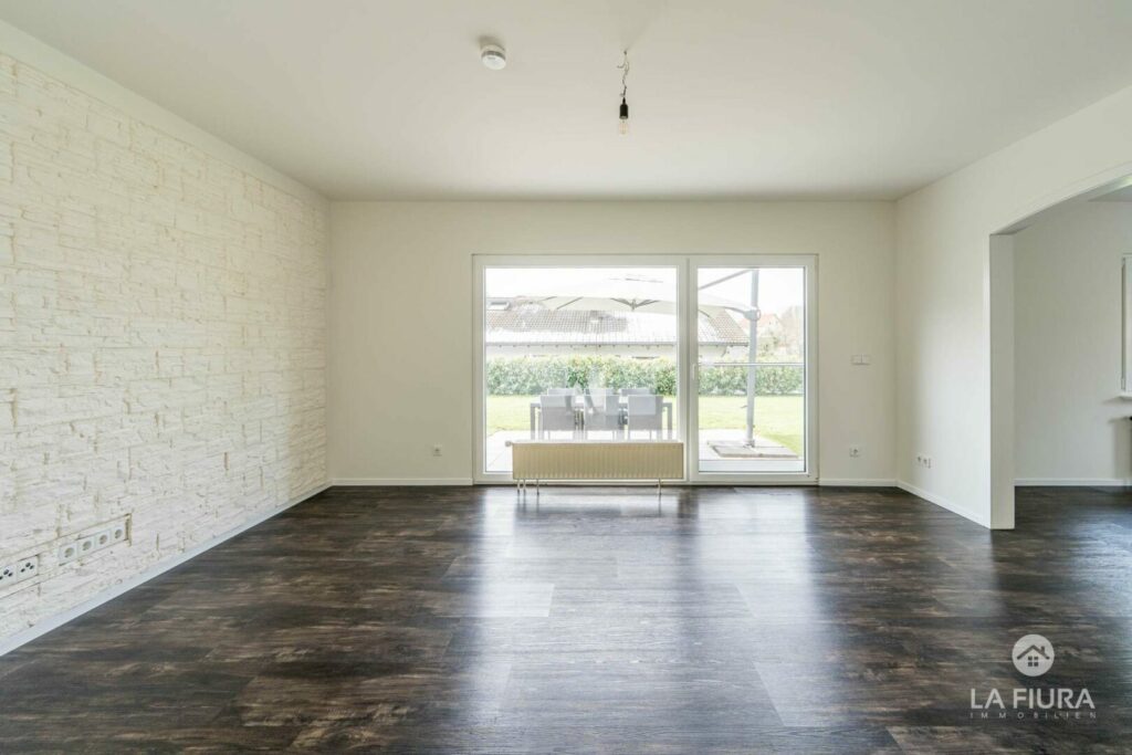 EG Wohnen mit Terrasse