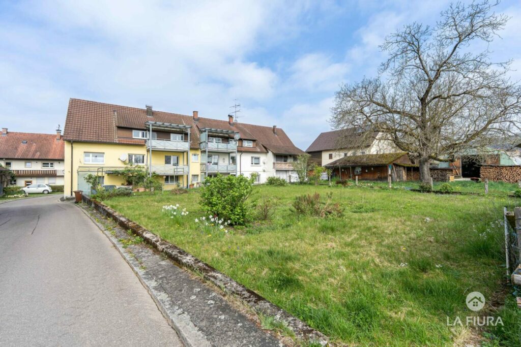 Ostseite mit Gartengrundstück