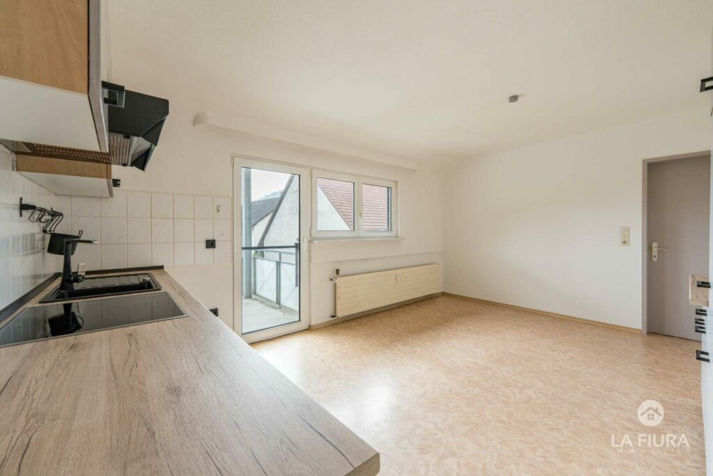 Küche mit Balkon
