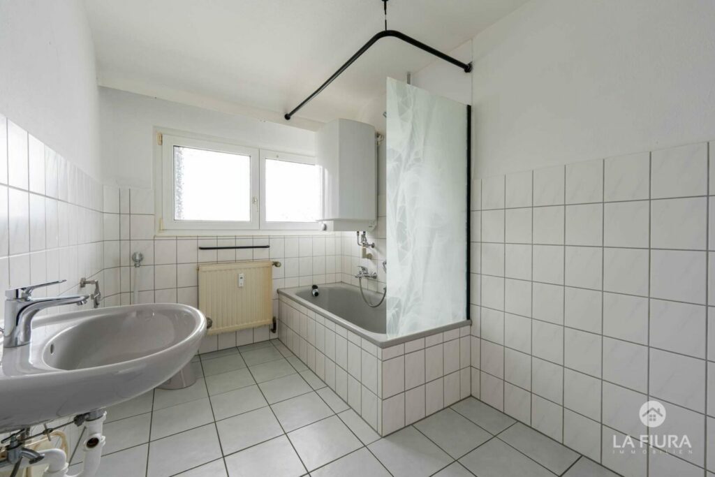 Bad mit Wanne