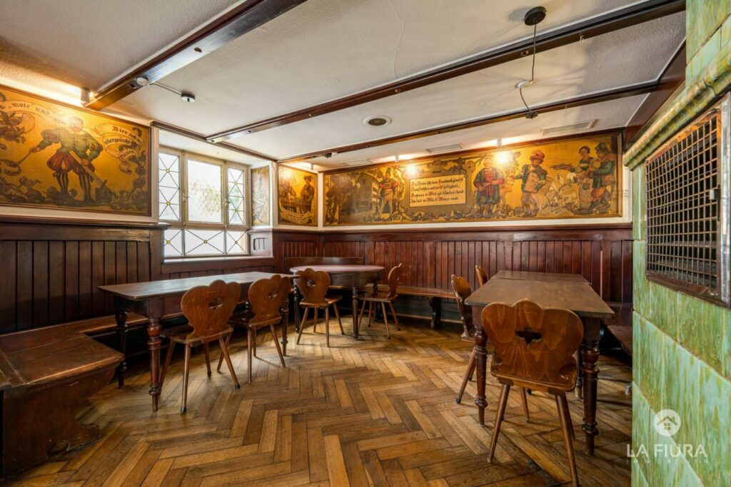 Restaurant mit Malereien