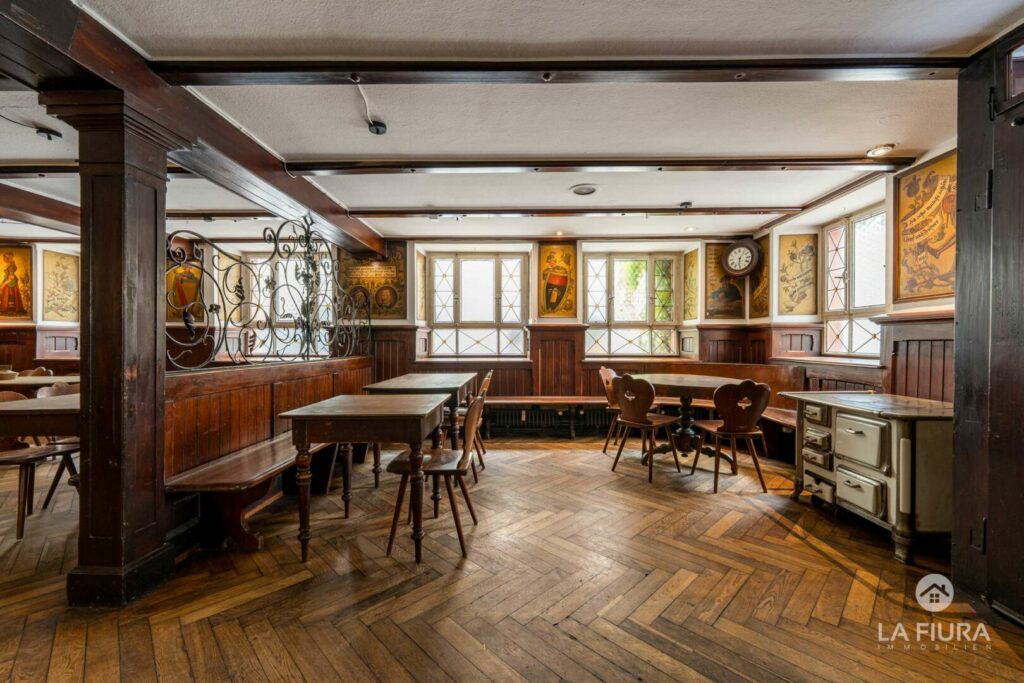 Restaurant mit Sitzplätzen