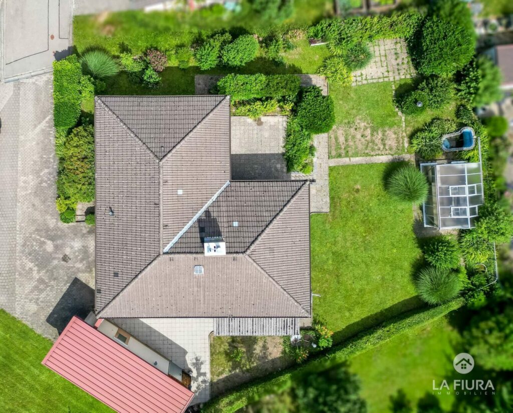 Luftbild Haus und Grundstück