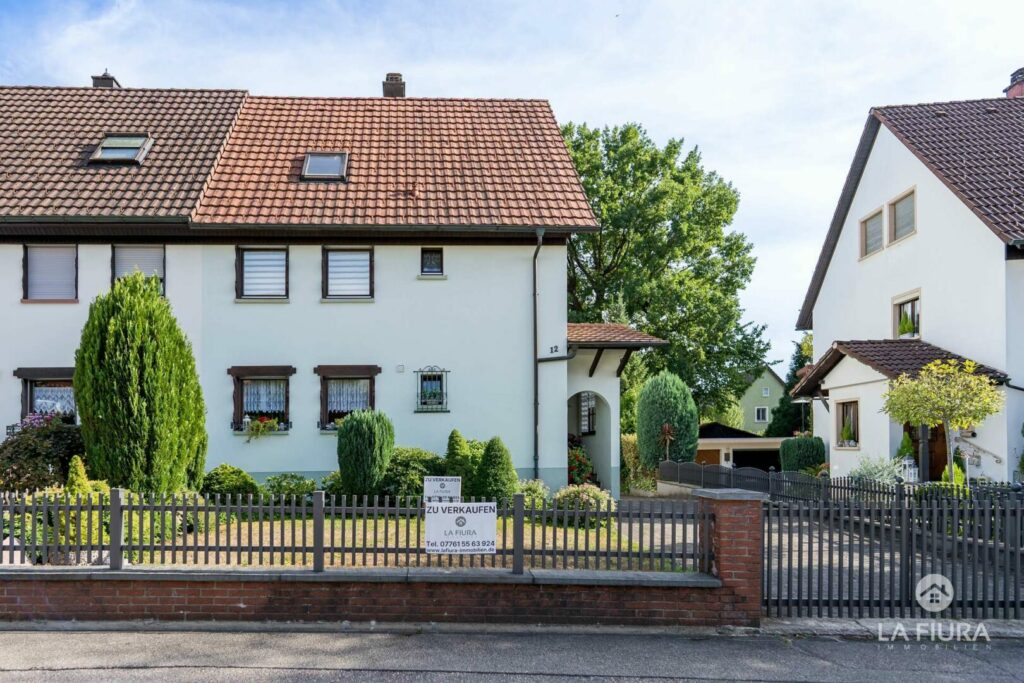 Doppelhaushälfte mit Garten
