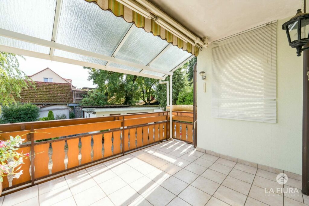 EG Balkon überdacht