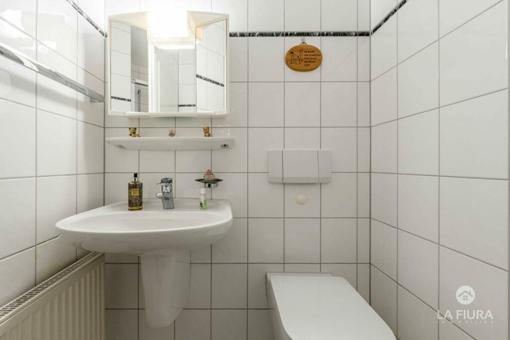 Gäste-WC inkl. Dusche