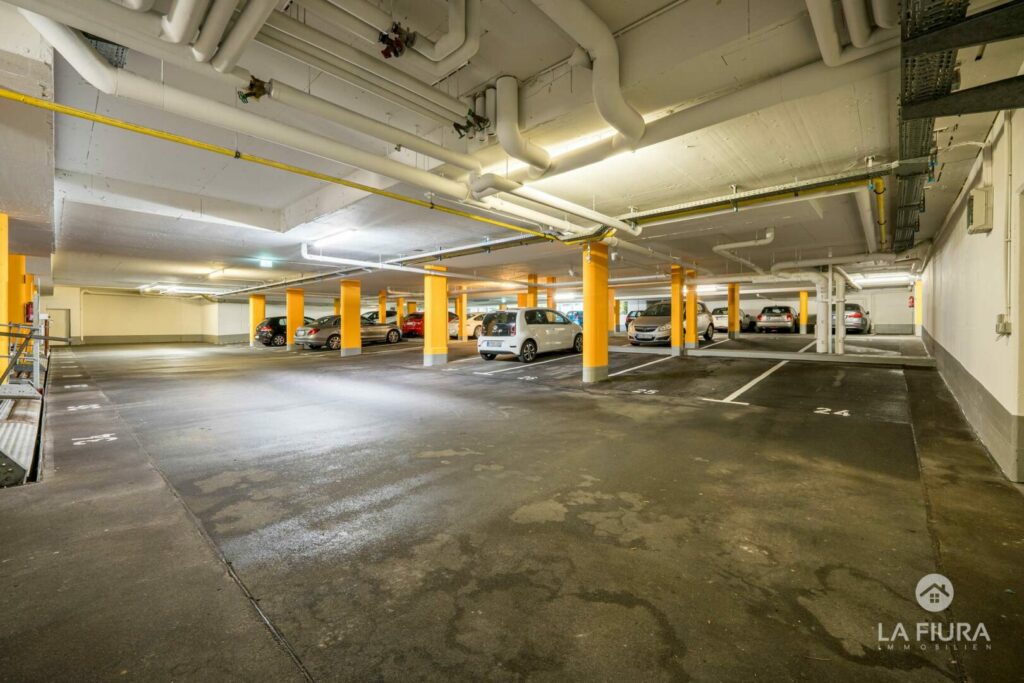 Tiefgarage mit Stellplatz