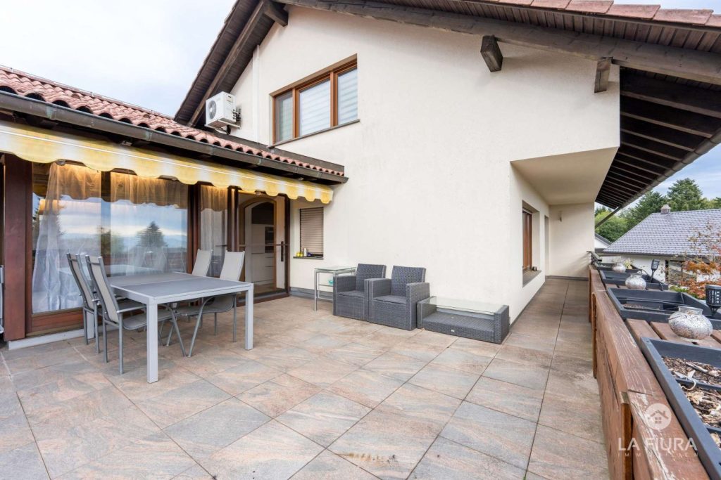 Terrasse und Balkon